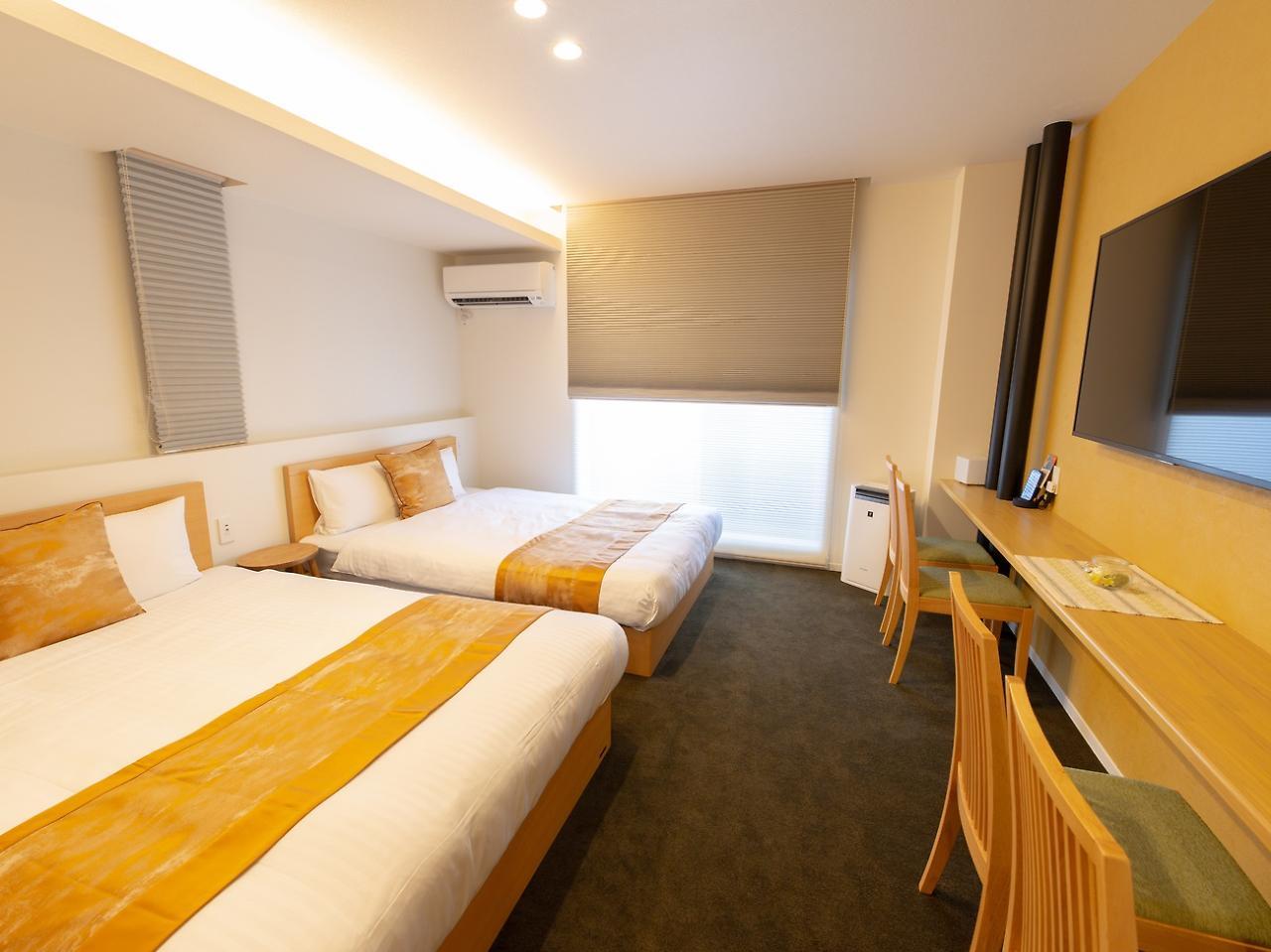 Grand Base Hiroshima Ekimae Aparthotel Buitenkant foto